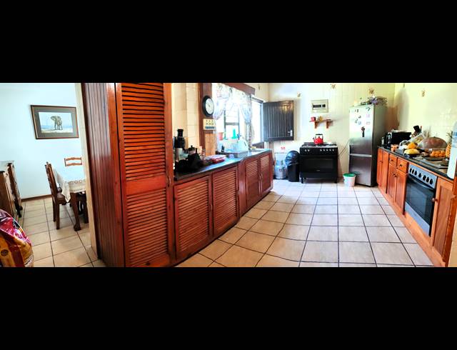 5 BEDROOM HOUSE FOR SALE IN UVONGO